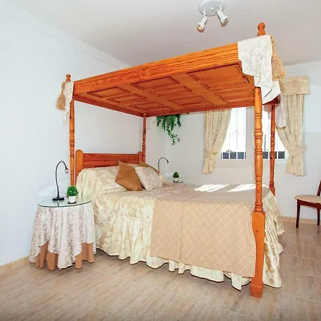 Puerto Del Carmen Sleeps 6 Pool Wifi Вилла