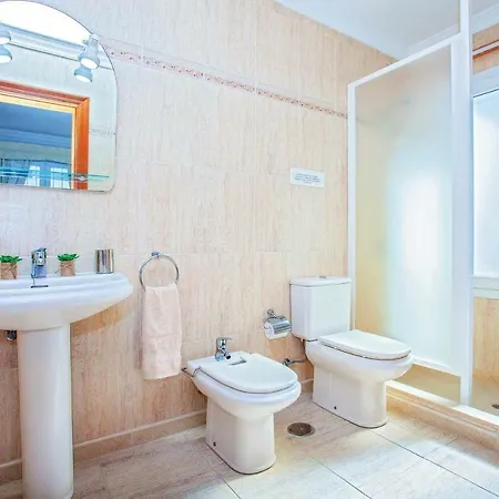 Вилла Puerto Del Carmen Sleeps 6 Pool Wifi Пуэрто дель Кармен